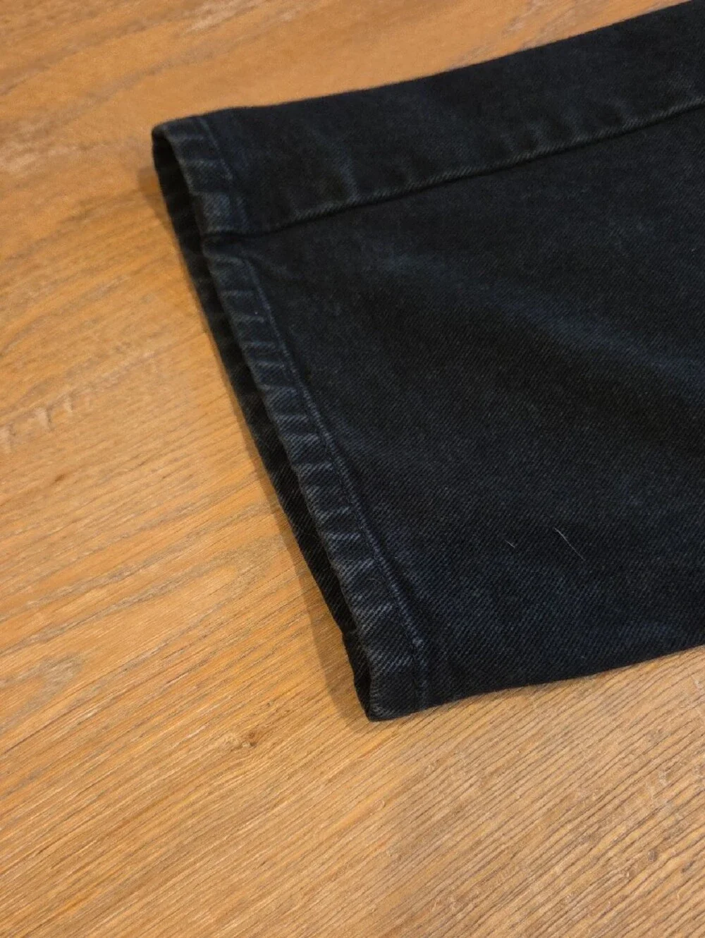 DKNY Men's Black Straight-Leg Jeans